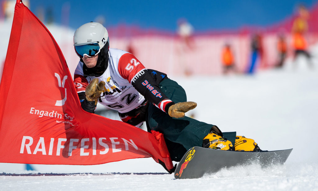 All about alpine snowboarding, hardboot